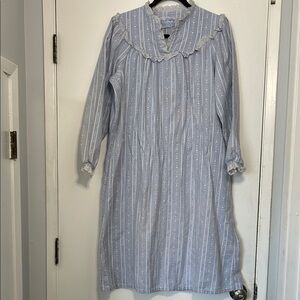 Vtg Lanz of Salzburg Flannel Striped Nightgown Floral Heart Pattern Eyelet Trim